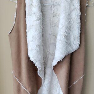 Slanted hem faux suede vest  size small